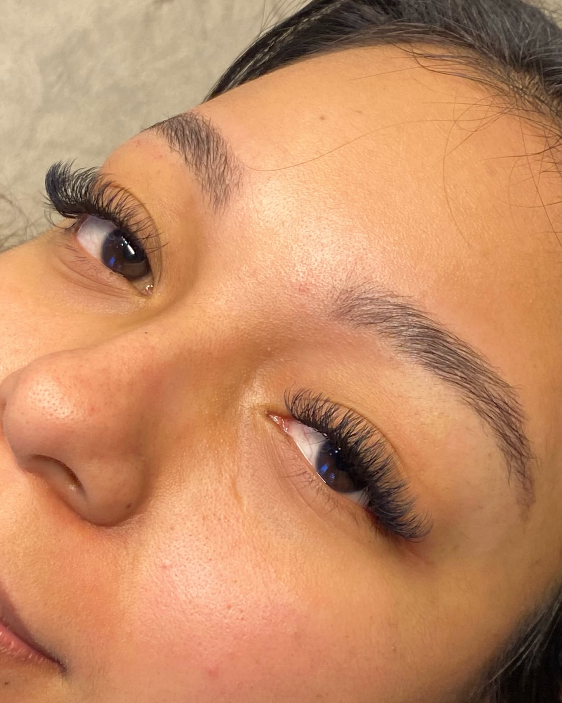 Extensiones de pestañas y cejas en Reynosa